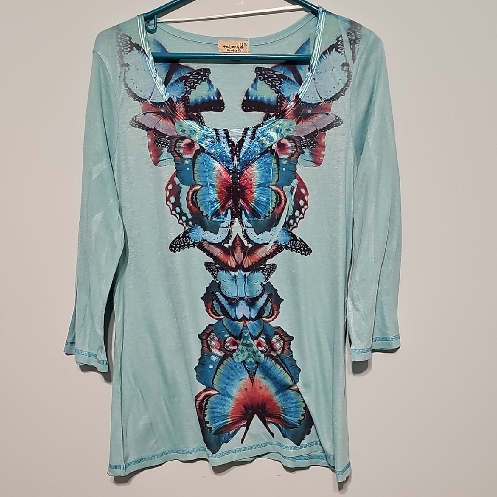 ONE WORLD Green Graphic Tunic with 3/4 Sleeves And Embellishments. Size Xl.